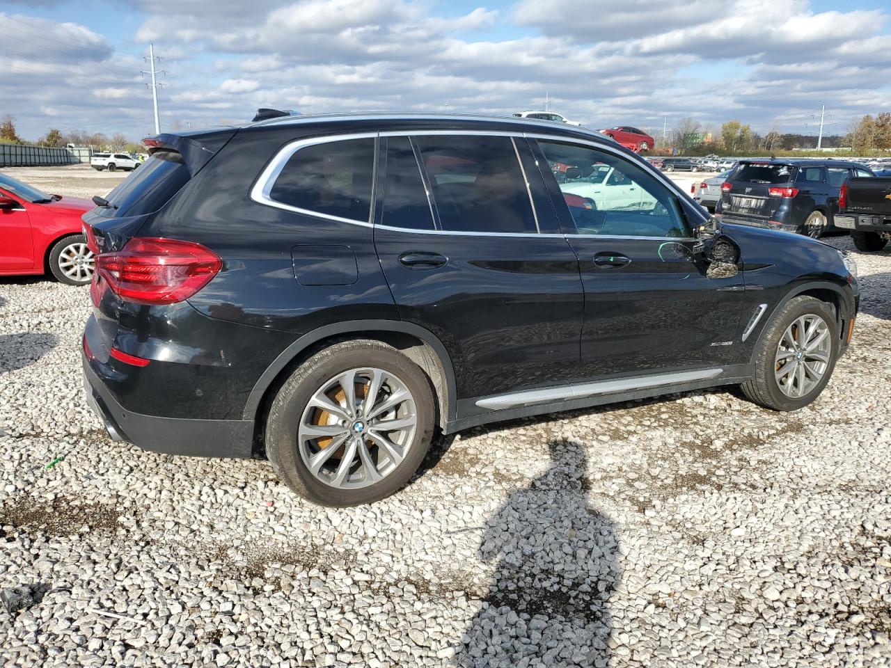 VIN 5UXTR9C58JLC75647 2018 BMW X3 no.3