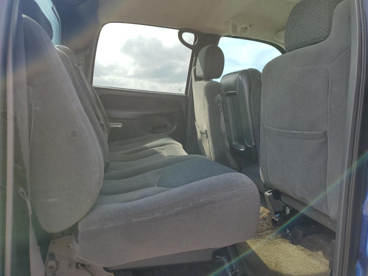 2003 Chevrolet Avalanche - Image 10