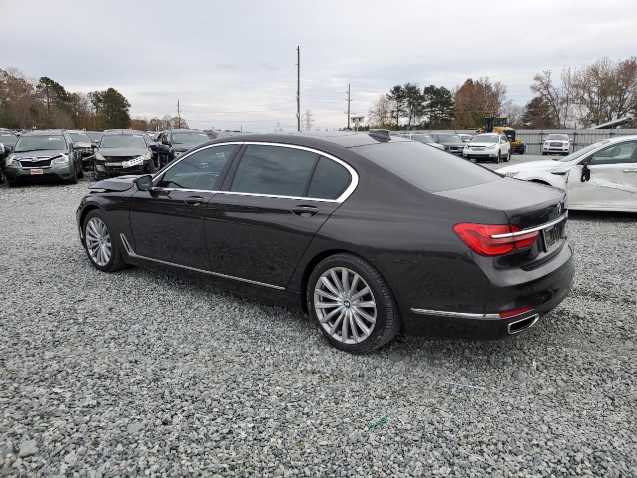 VIN WBA7E2C56GG714619 2016 BMW 7 SERIES no.2