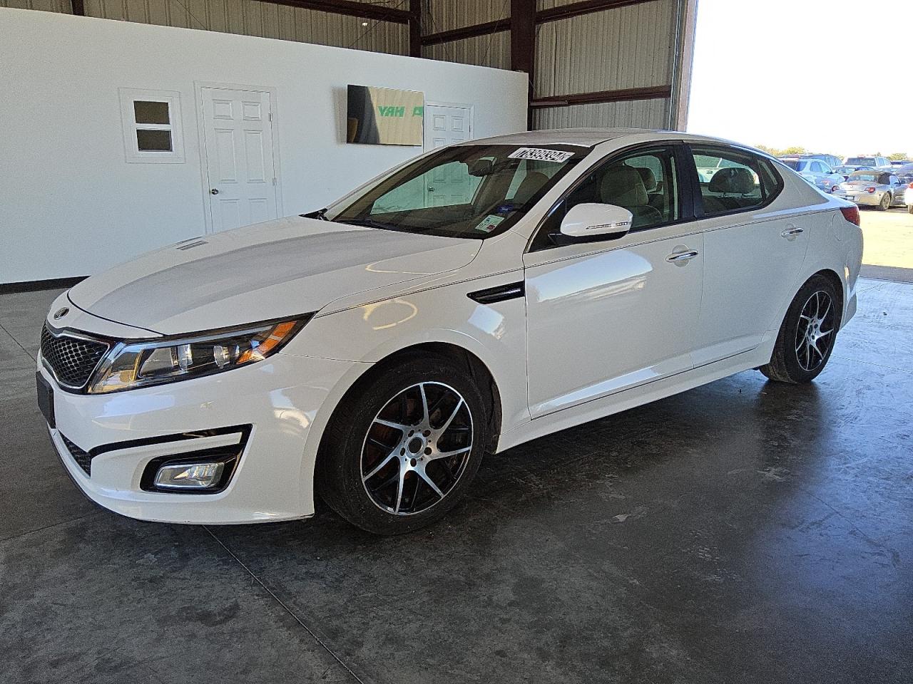 VIN 5XXGM4A71FG495967 2015 KIA OPTIMA no.1