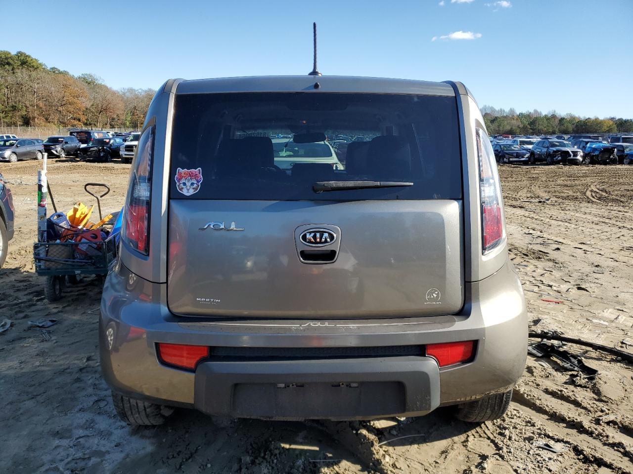 2011 Kia Soul + VIN: KNDJT2A27B7299620 Lot: 81570064