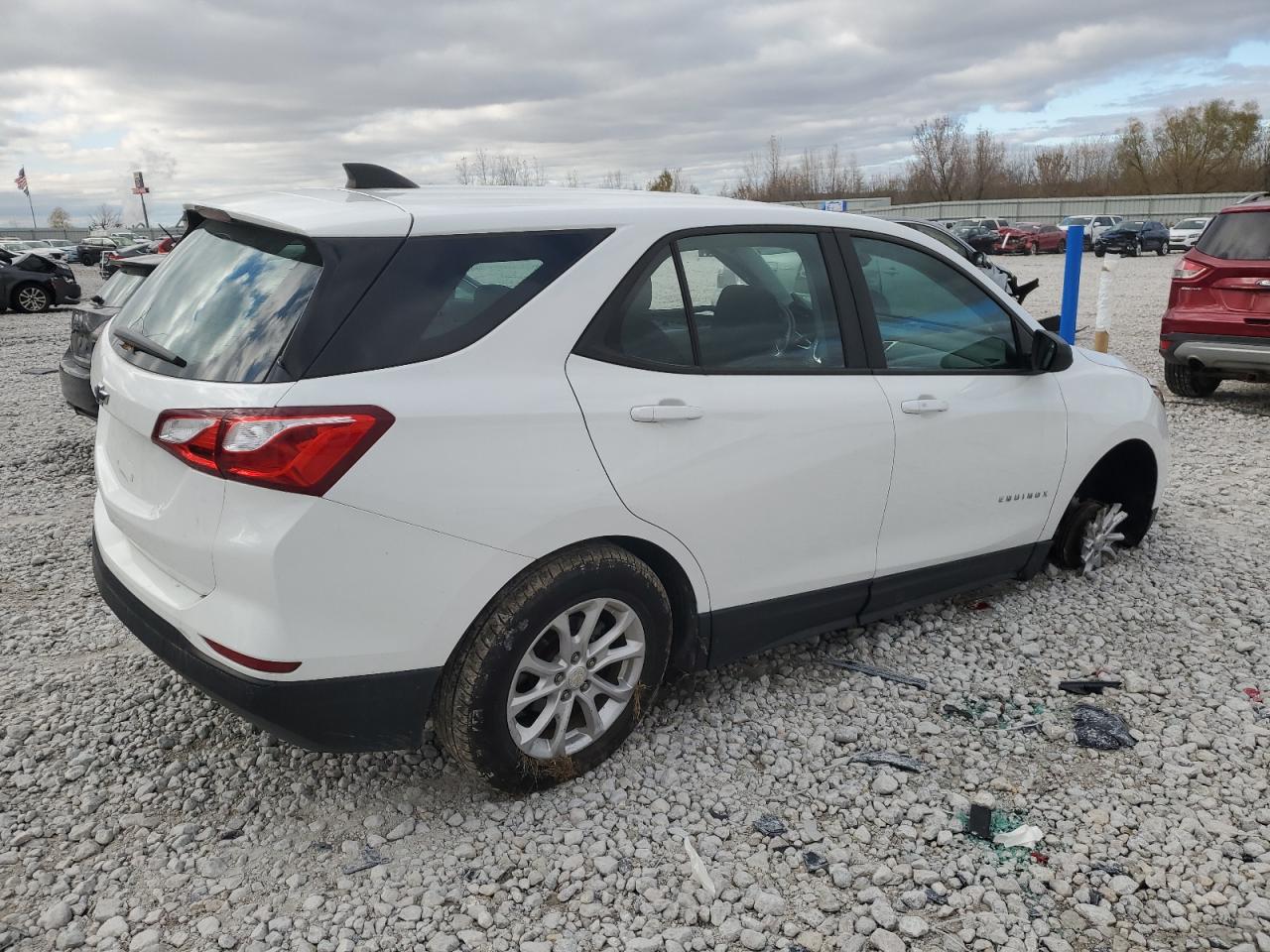 2020 Chevrolet Equinox - Image 3