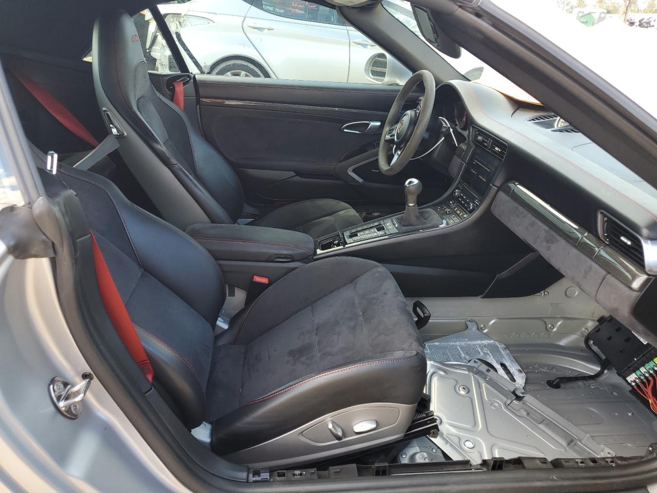 2017 Porsche 911 - Image 10