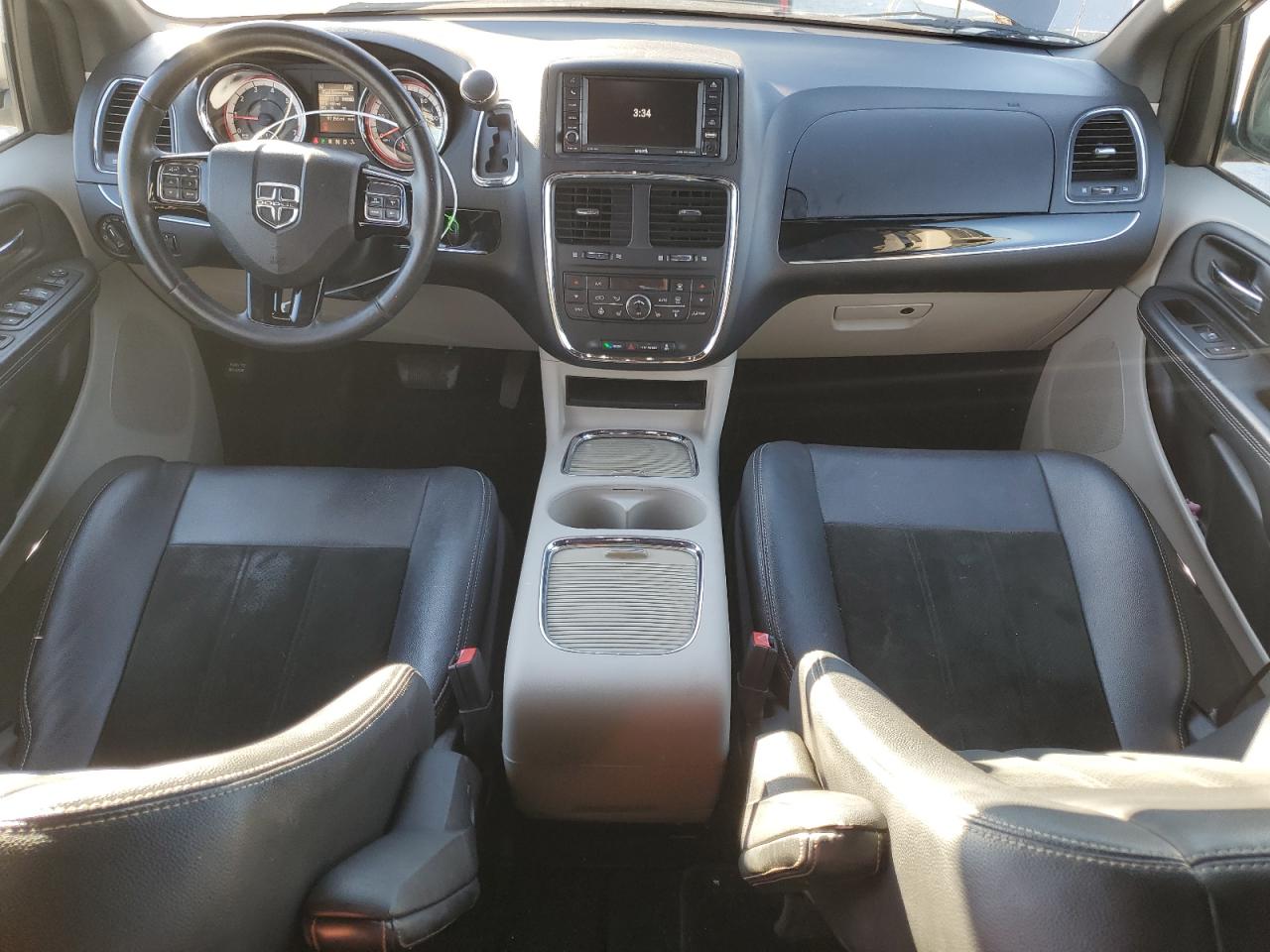 2017 Dodge Caravan - Image 8
