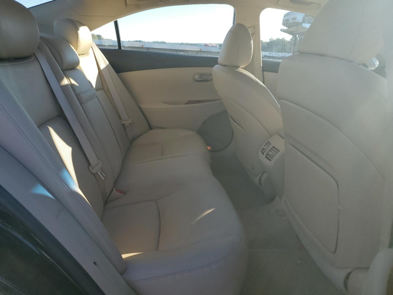 2007 Lexus ES - Image 10