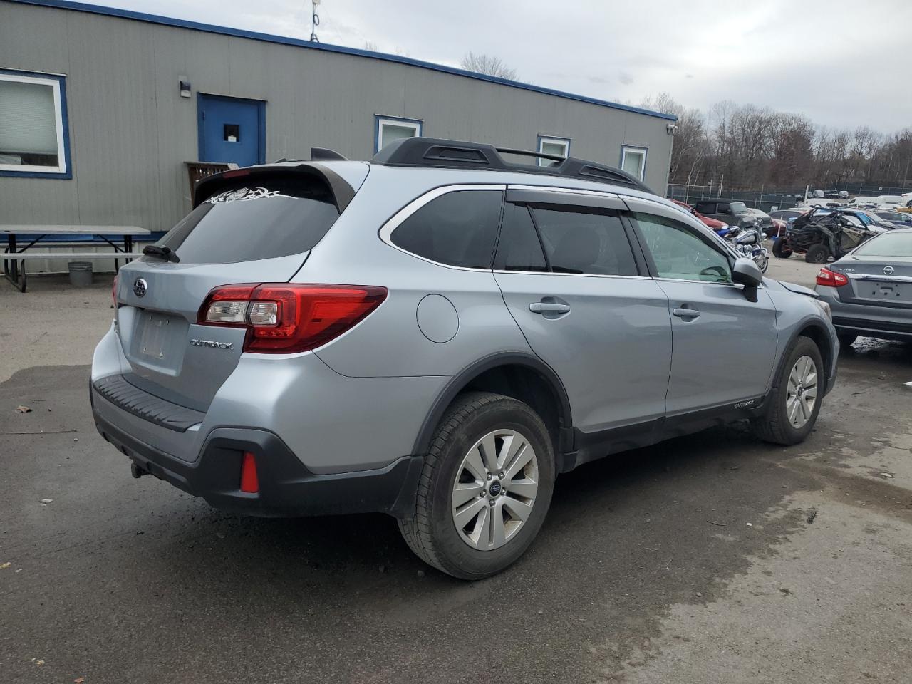 2018 Subaru Outback - Image 3