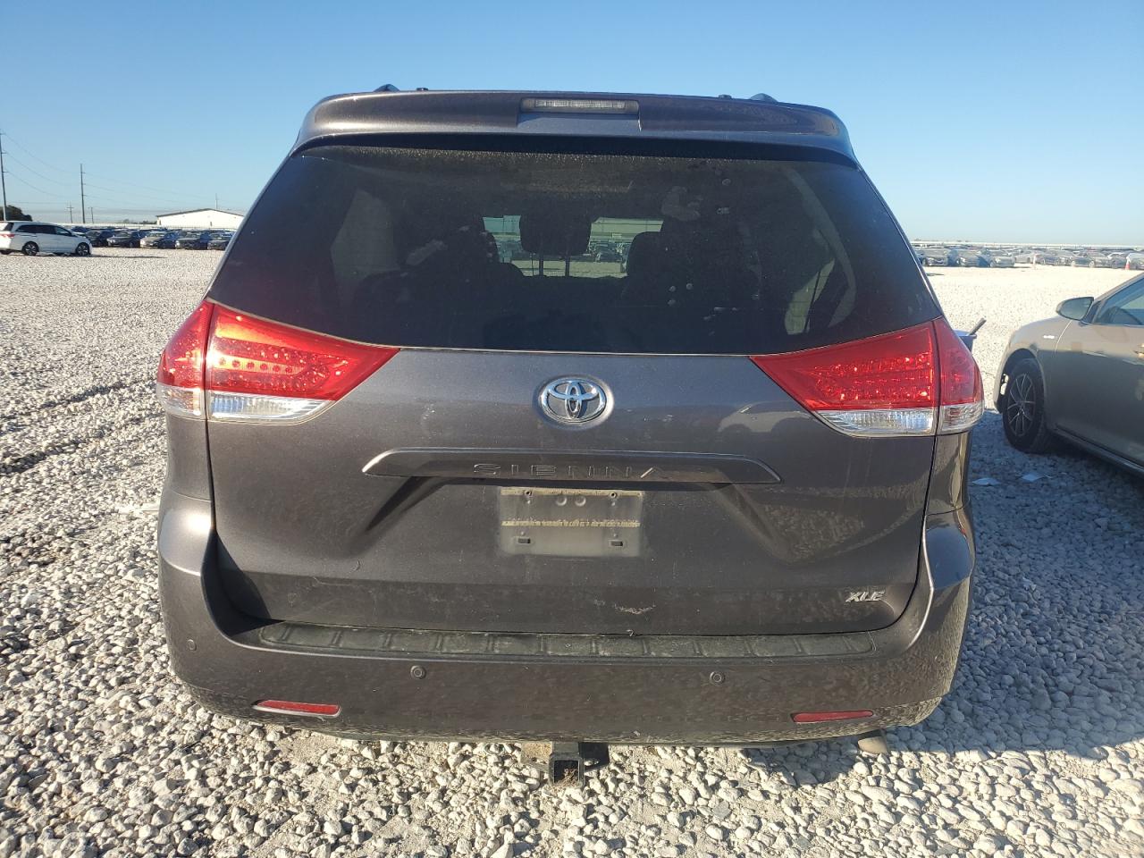 2014 Toyota Sienna - Image 6