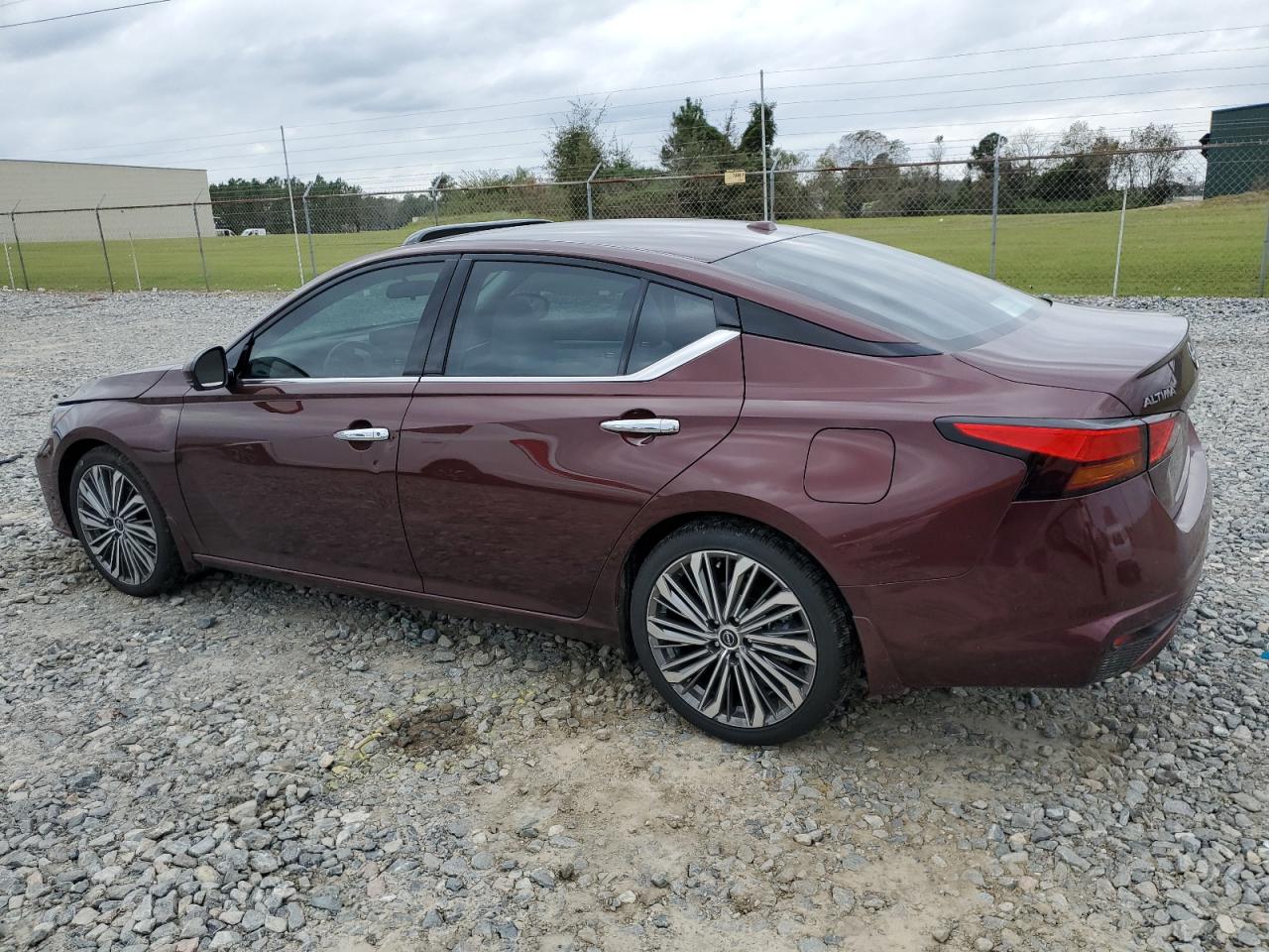 1N4BL4EV8RN353765 2024 NISSAN ALTIMA - Image 2