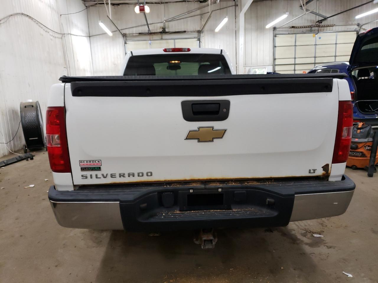 2008 Chevrolet Silverado - Image 6