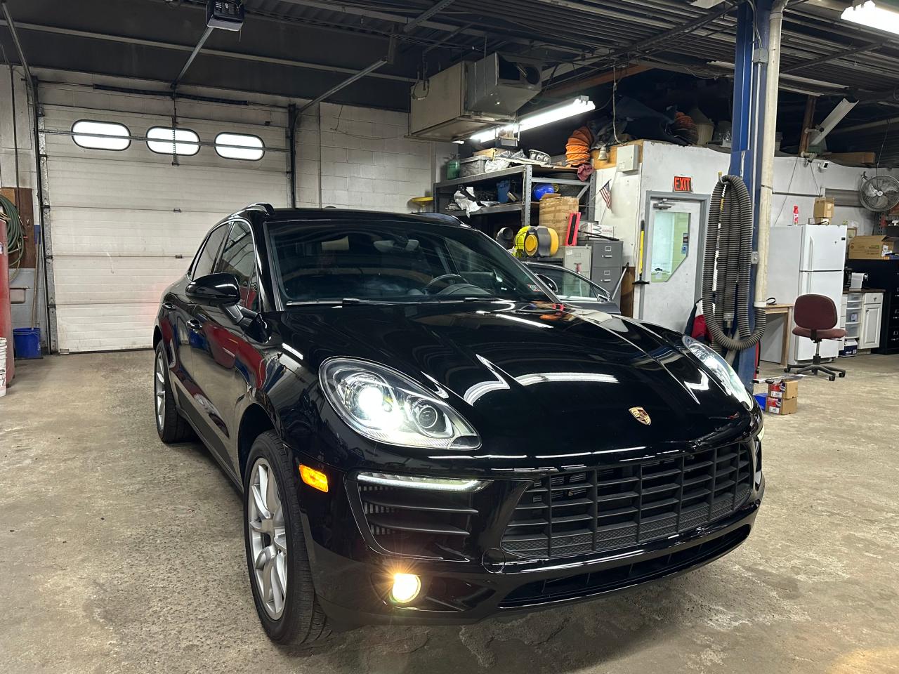 2015 Porsche Macan - Image 1