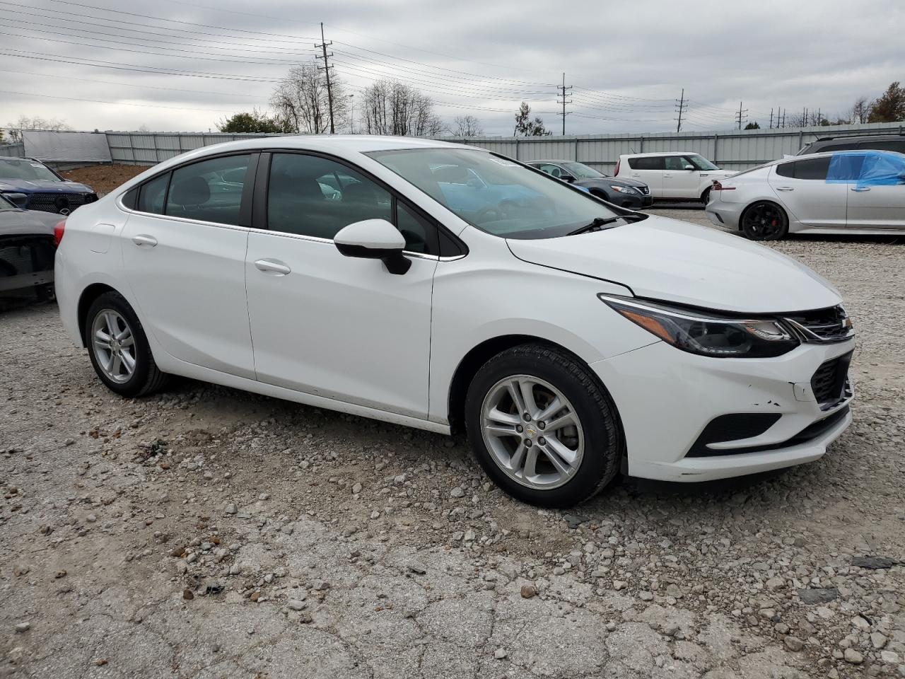 2017 Chevrolet Cruze - Image 4