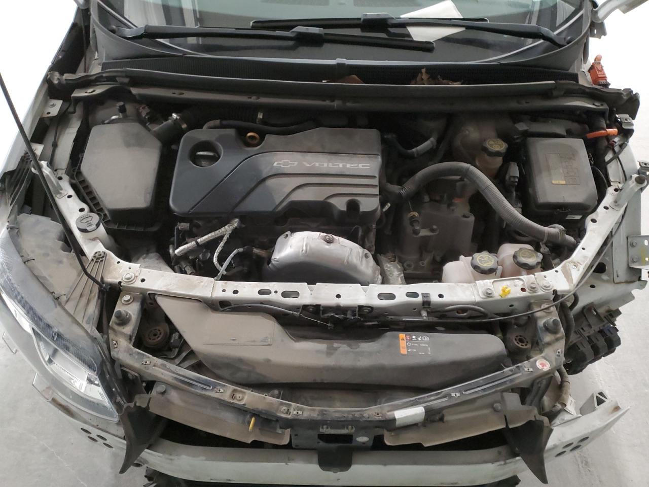 2017 Chevrolet Volt - Image 11