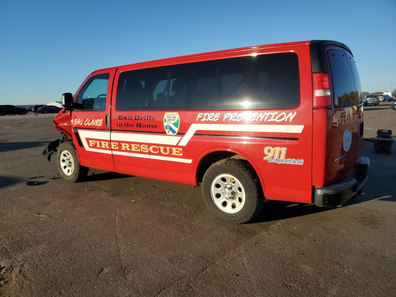 2010 Chevrolet Express - Image 2