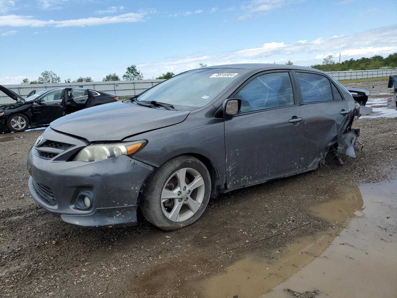 VIN 5YFBU4EE9DP221648 2013 TOYOTA COROLLA no.1