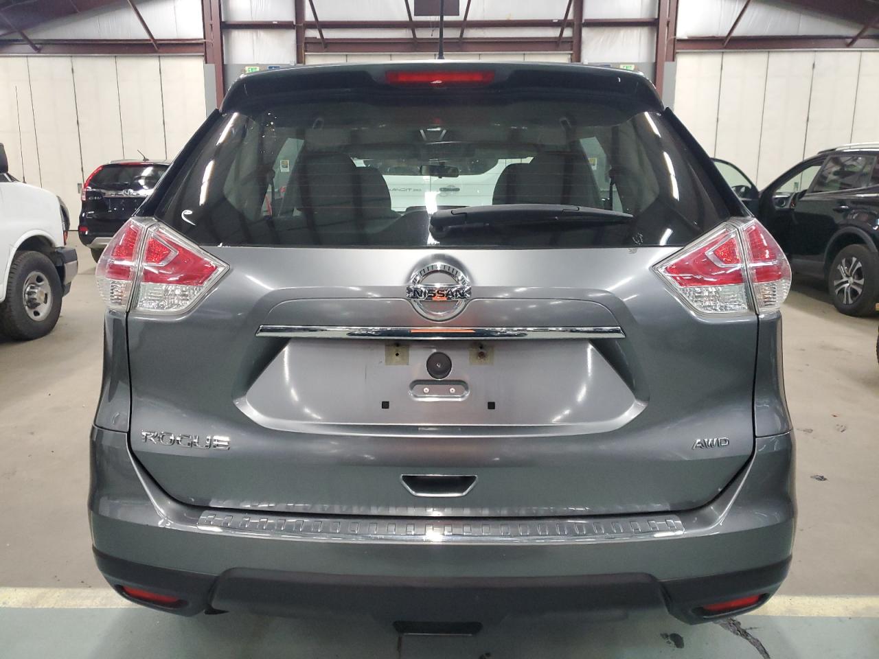 2015 Nissan Rogue S VIN: KNMAT2MV3FP592233 Lot: 81982444