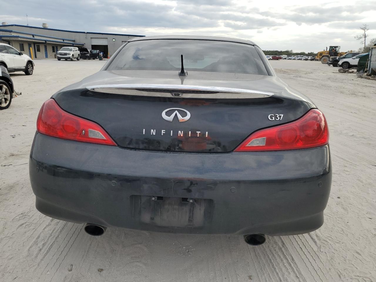2011 Infiniti G - Image 6