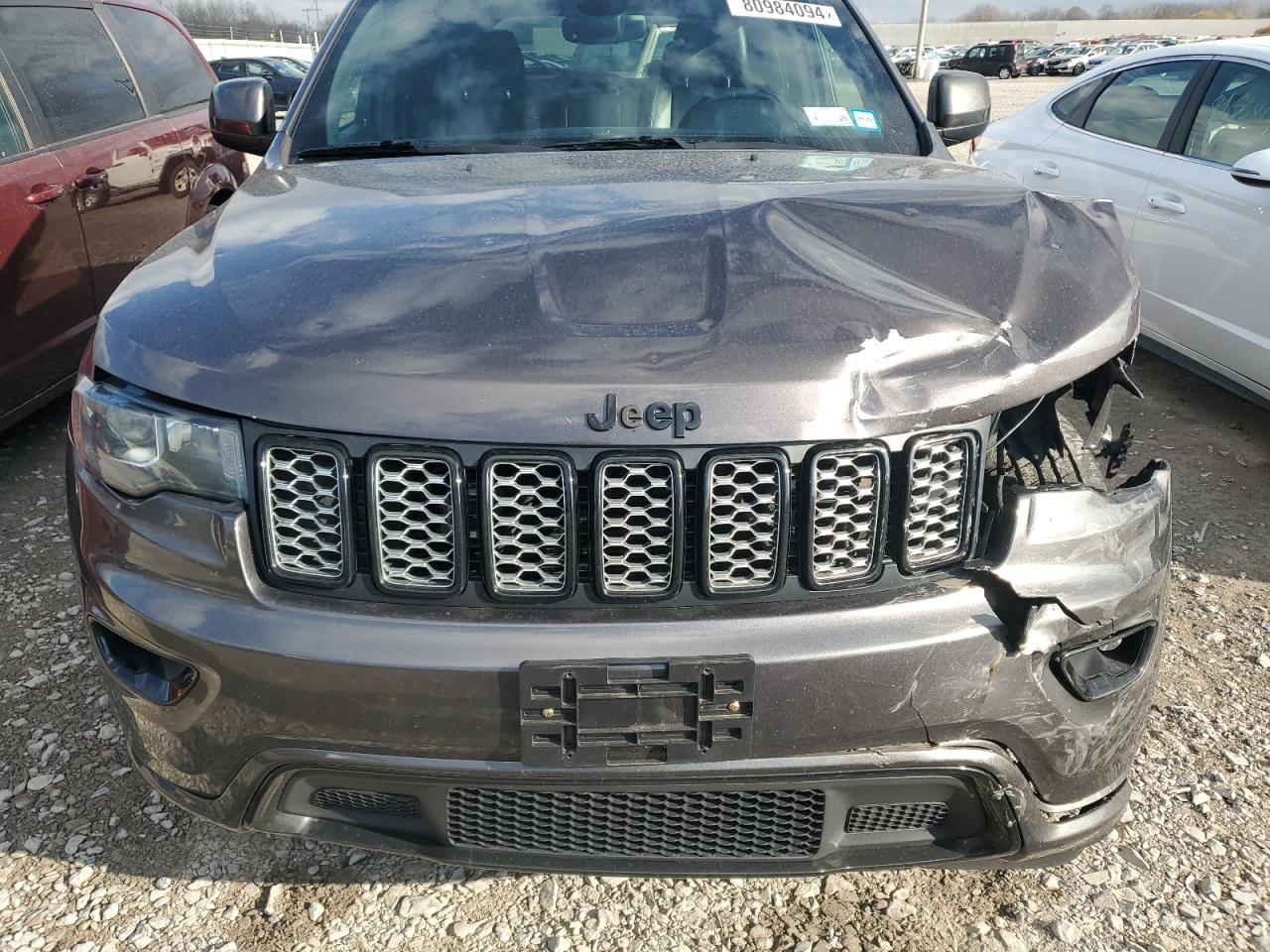 2017 Jeep Grand Cherokee - Image 12