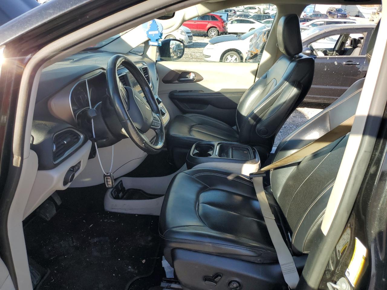 2020 Chrysler Voyager - Image 7