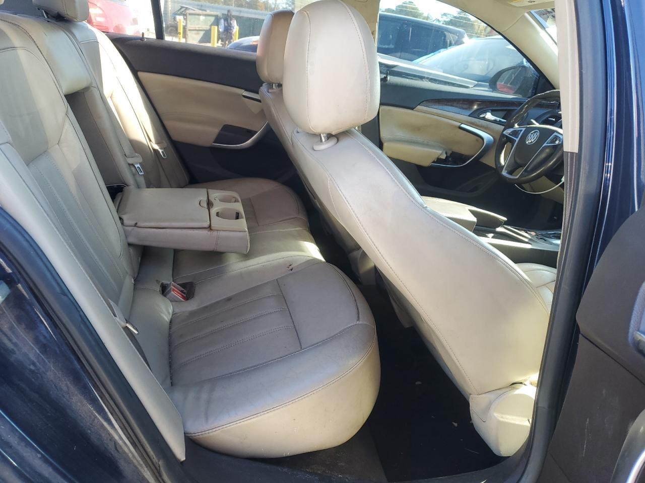 2012 Buick Regal - Image 10