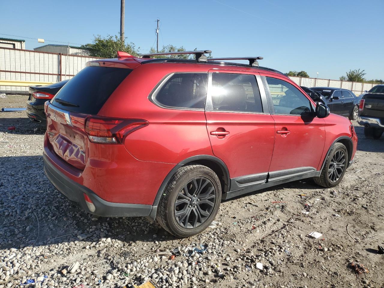 2018 Mitsubishi Outlander - Image 3