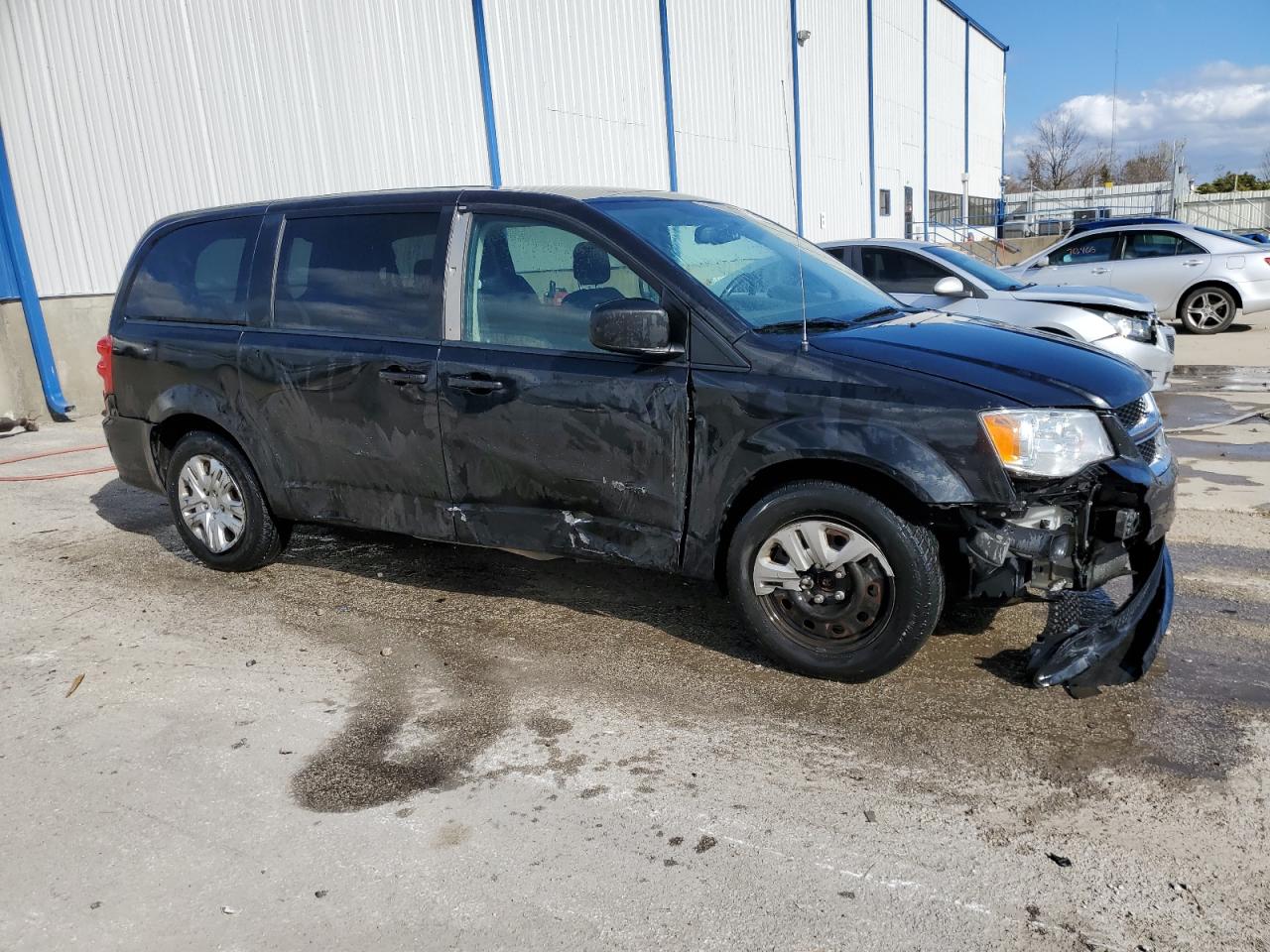 2016 Dodge Caravan - Image 4