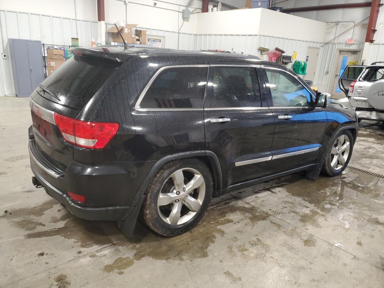 2013 Jeep Grand Cherokee - Image 3