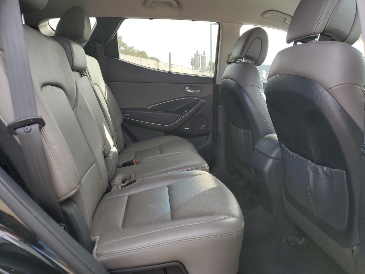 2014 Hyundai Santa Fe - Image 11