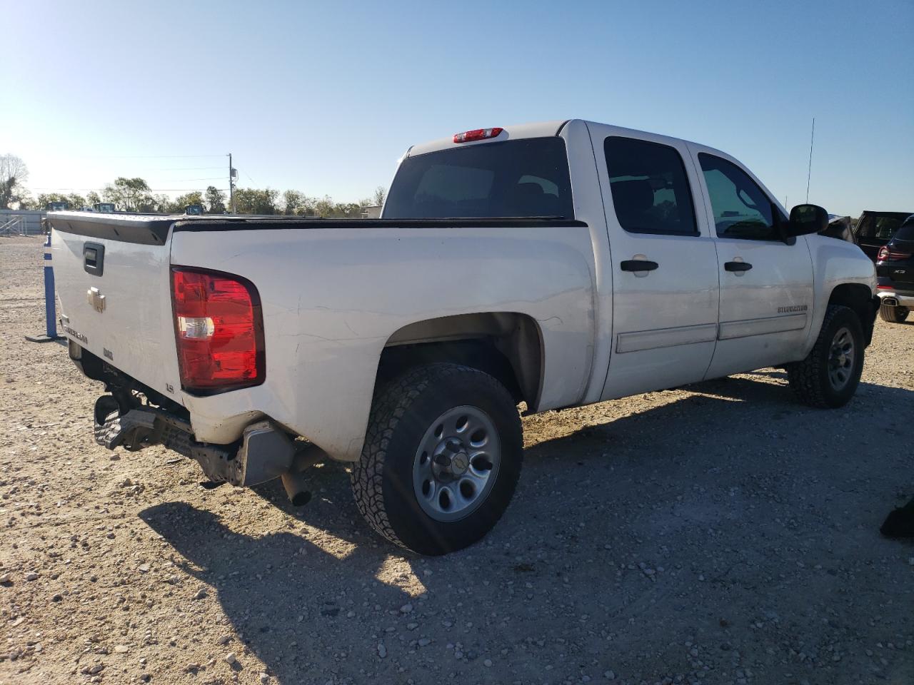 2011 Chevrolet Silverado - Image 3