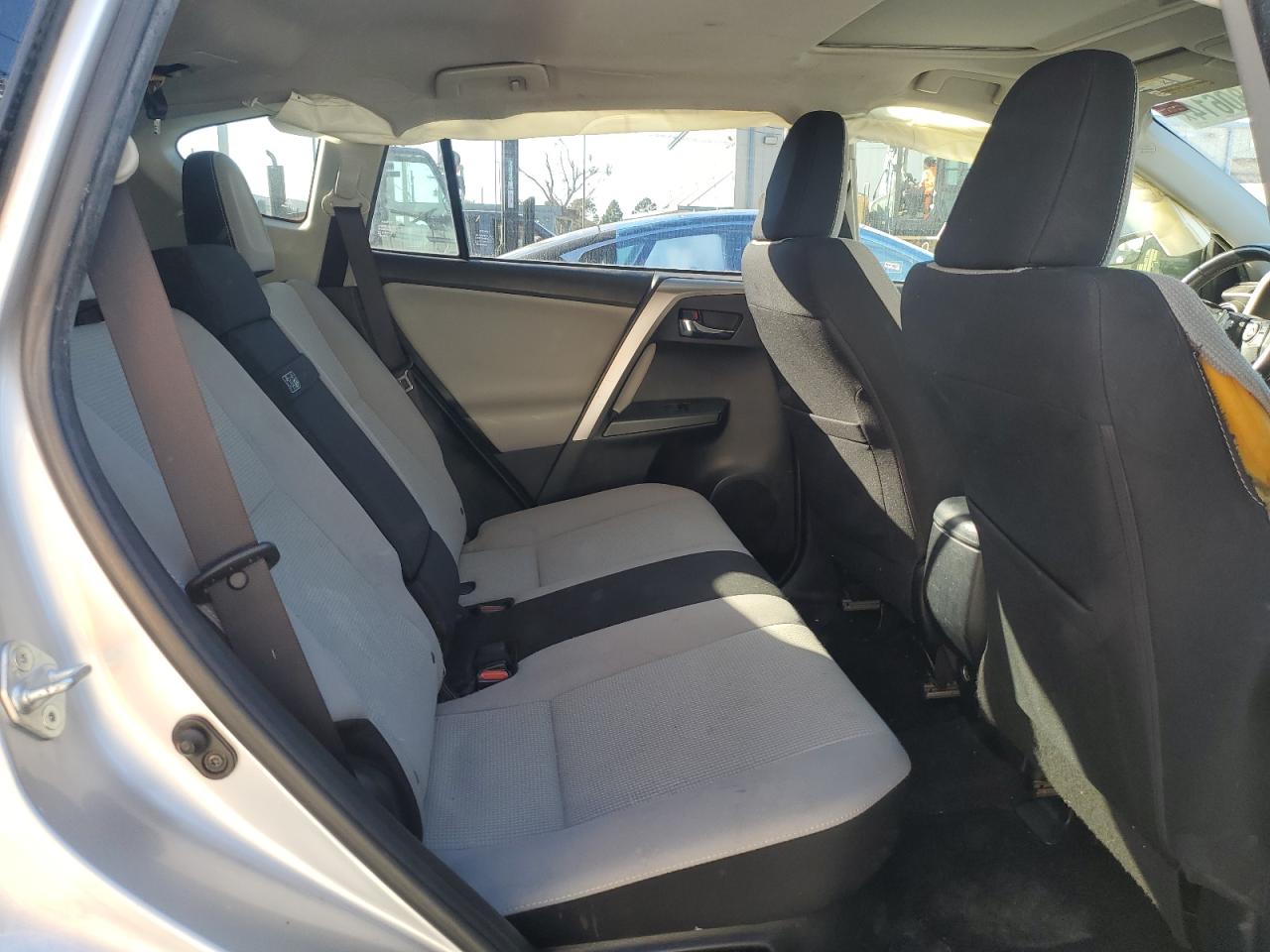 2016 Toyota RAV 4 - Image 11