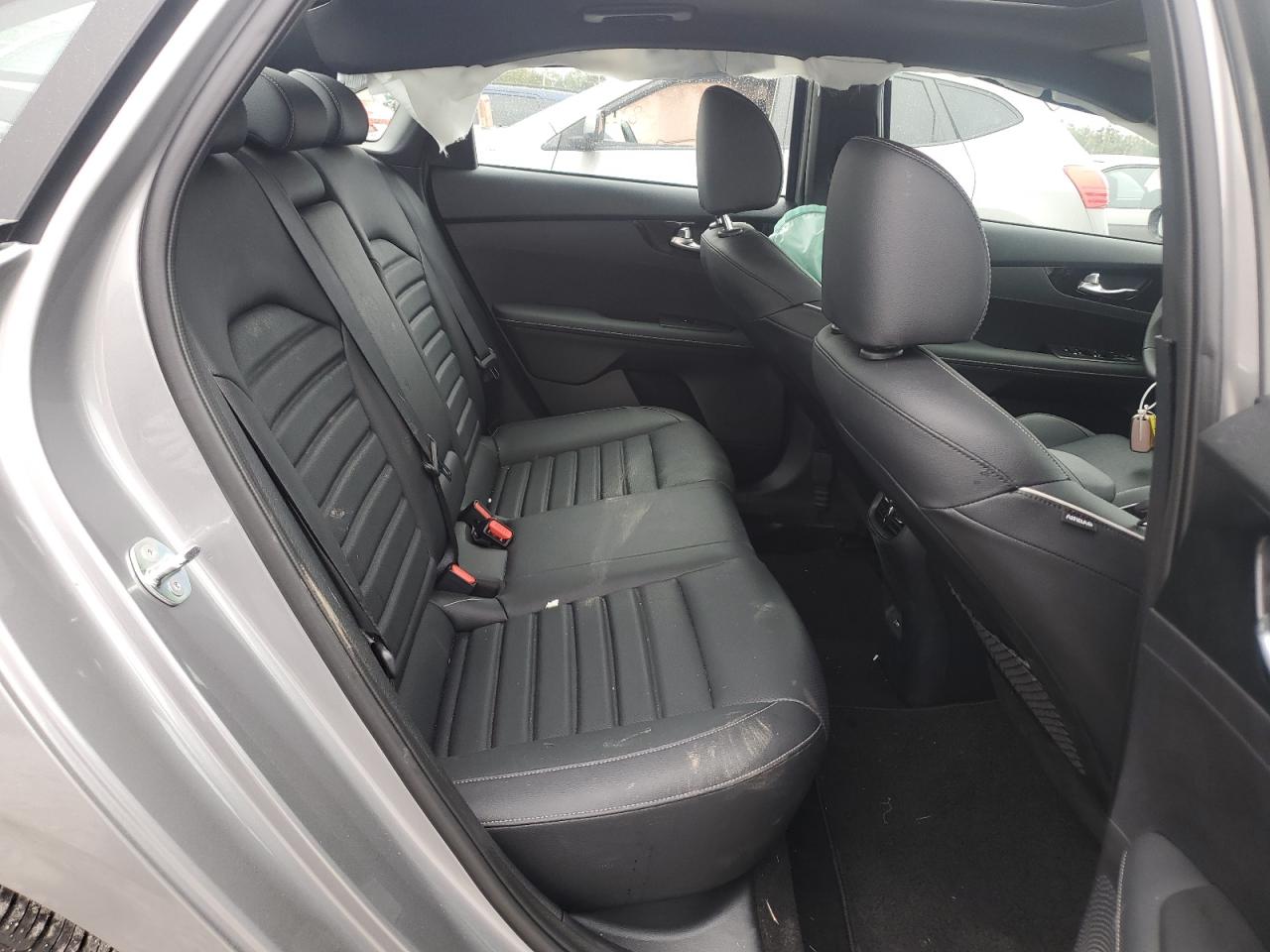 2024 Kia Forte - Image 10