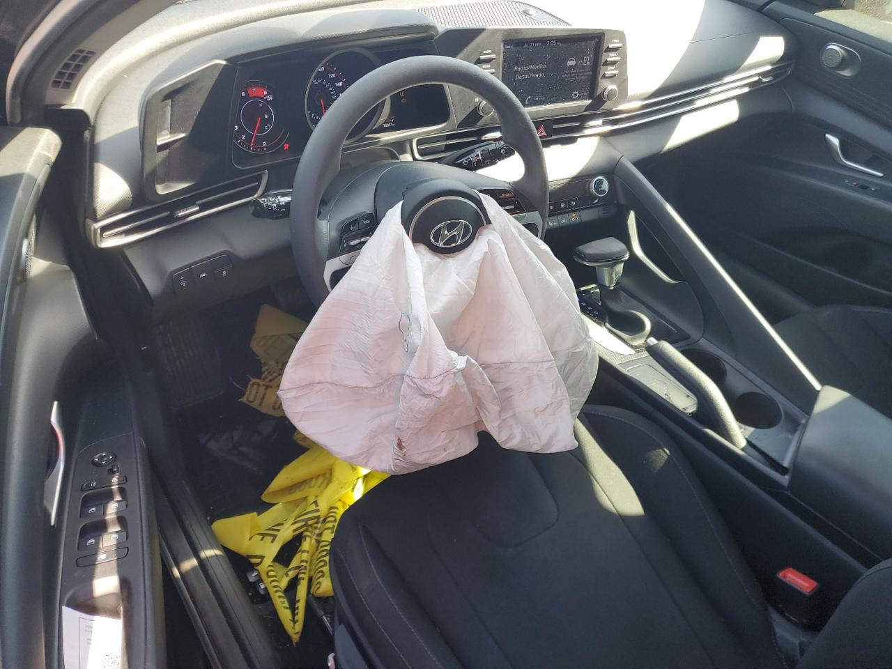2023 Hyundai Elantra - Image 8
