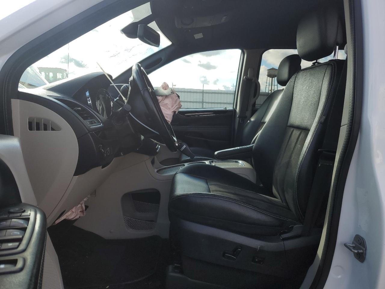 2019 Dodge Caravan - Image 7