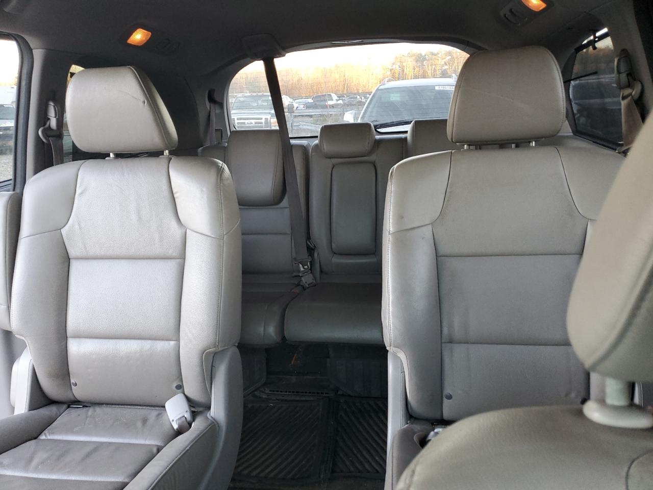 2014 Honda Odyssey - Image 10