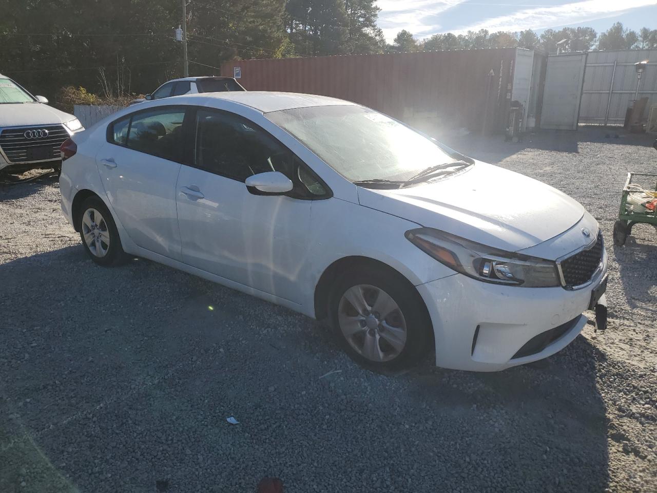 VIN 3KPFL4A79HE131452 2017 KIA FORTE no.4