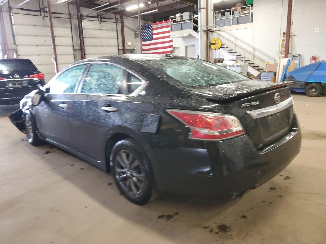 2015 Nissan Altima - Image 2