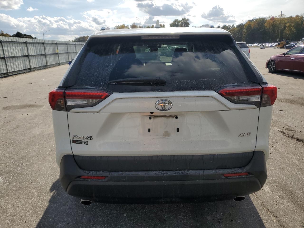 2021 Toyota RAV 4 - Image 6