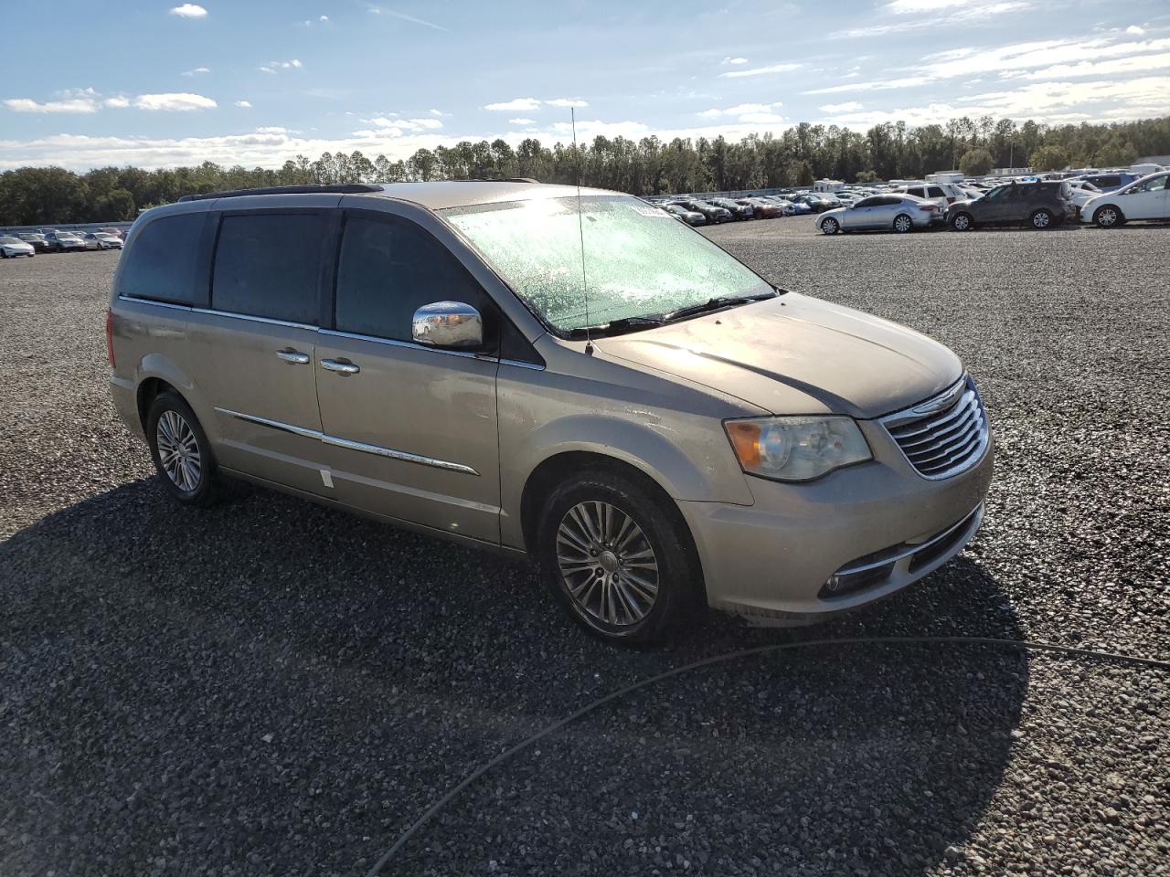 2013 Chrysler Town & Country - Image 4