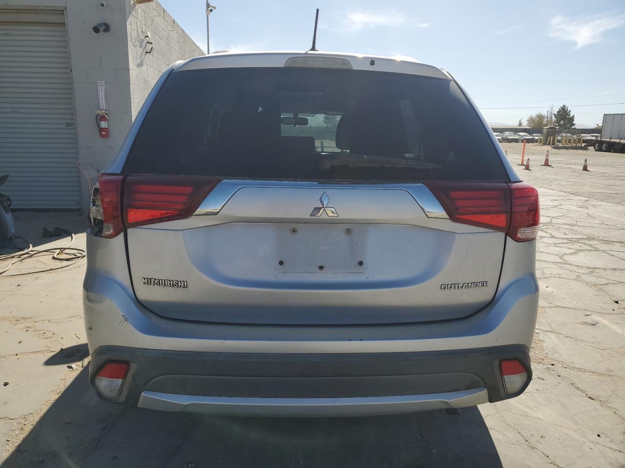 2016 Mitsubishi Outlander Es VIN: JA4AD2A36GZ028334 Lot: 81362784