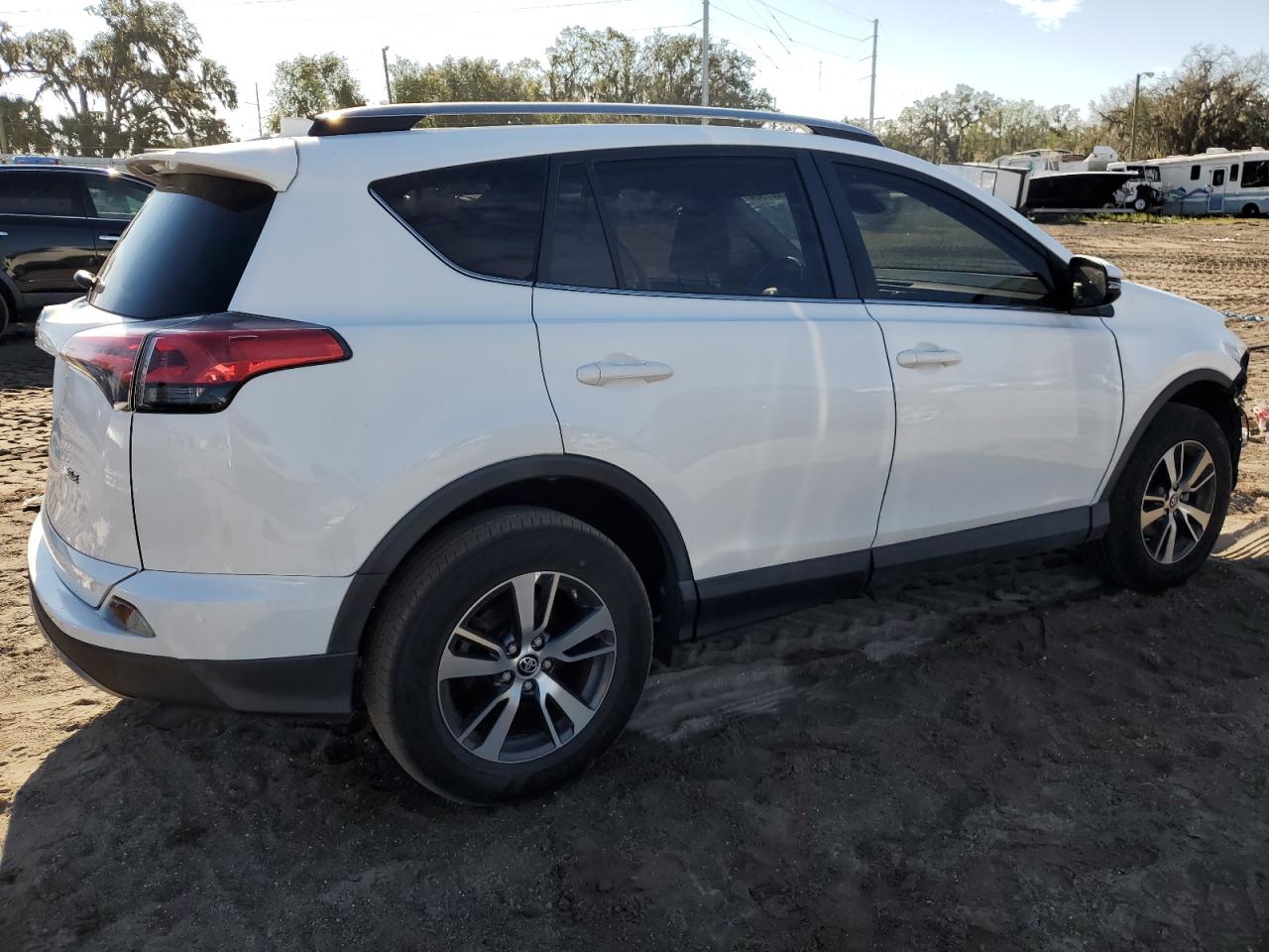 2018 Toyota RAV 4 - Image 3