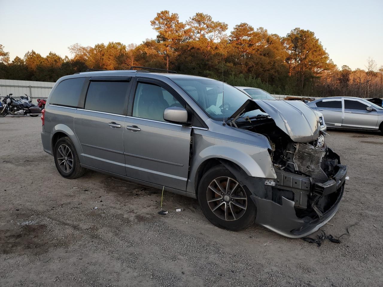 2016 Dodge Caravan - Image 4