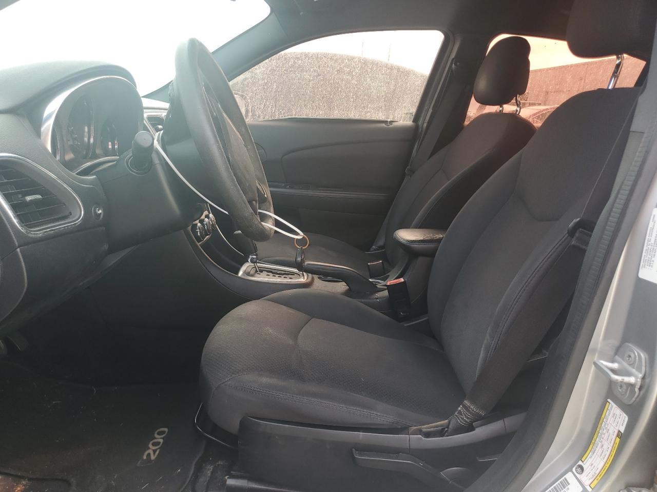2014 Chrysler 200 - Image 7