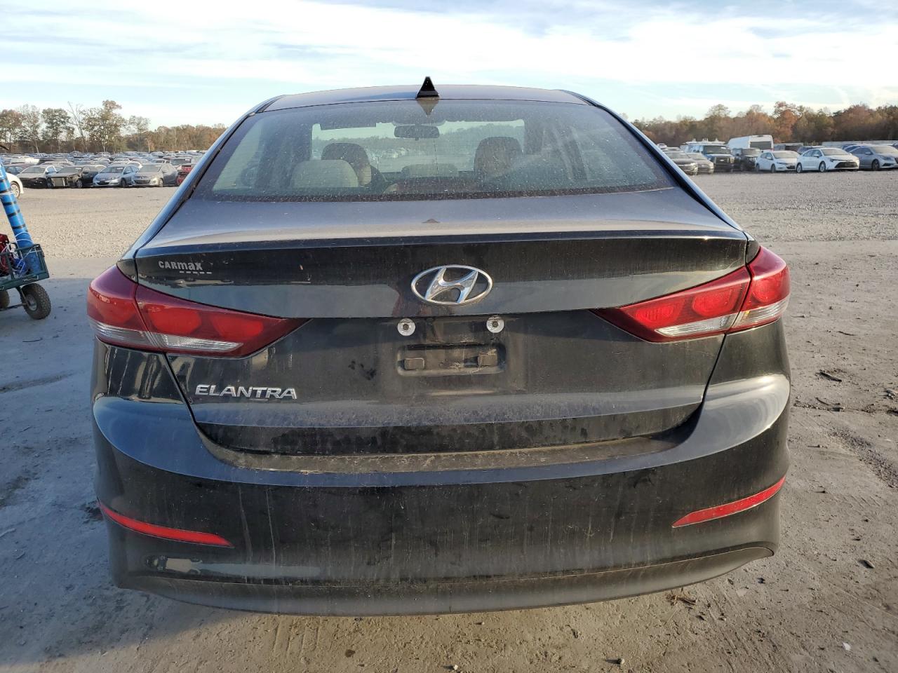 2017 Hyundai Elantra - Image 6