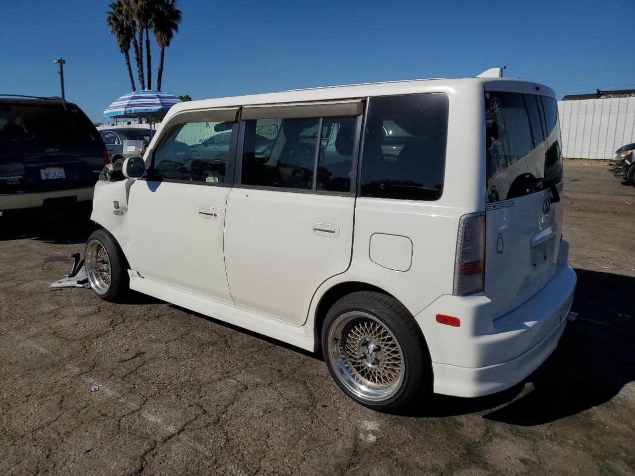 2004 Scion xB - Image 2