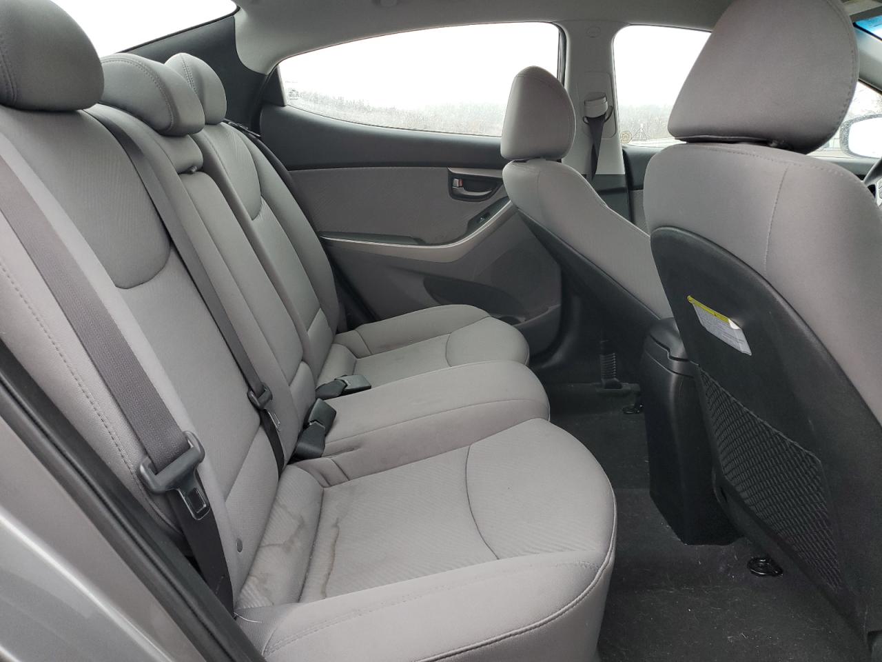2013 Hyundai Elantra - Image 10