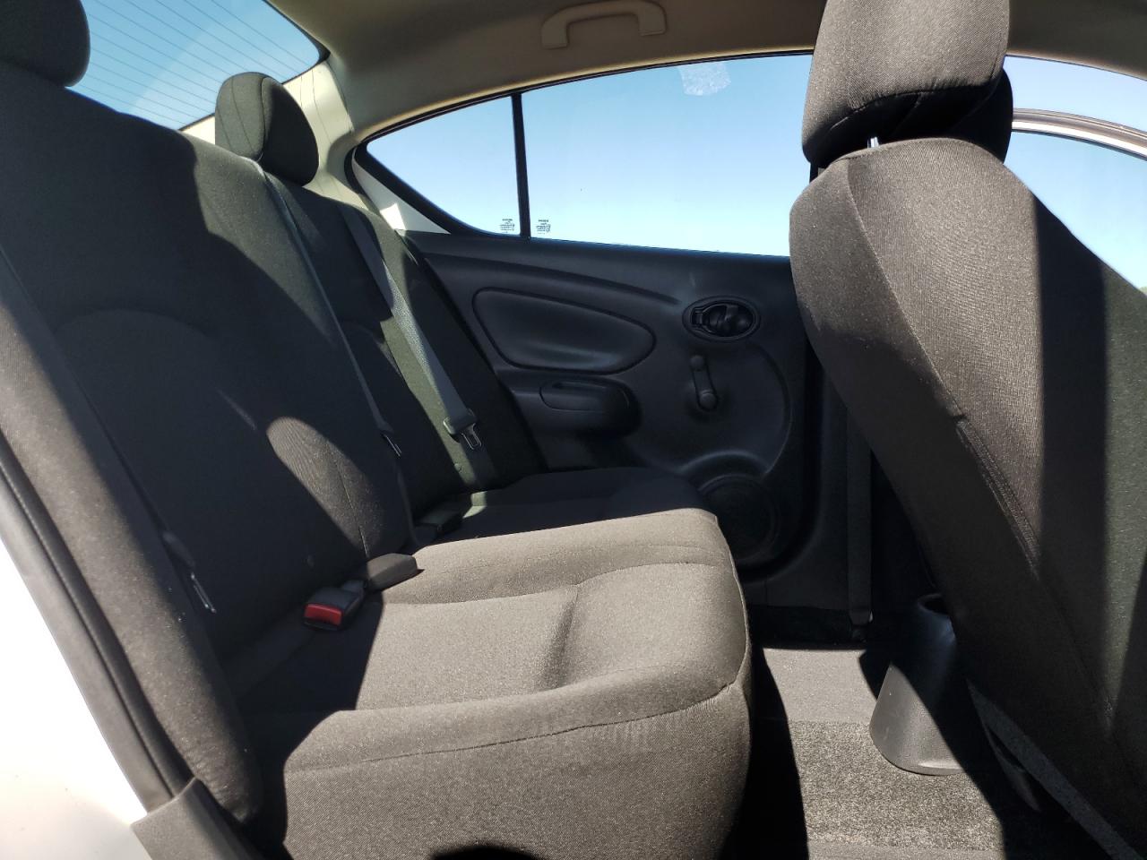 2019 Nissan Versa - Image 10