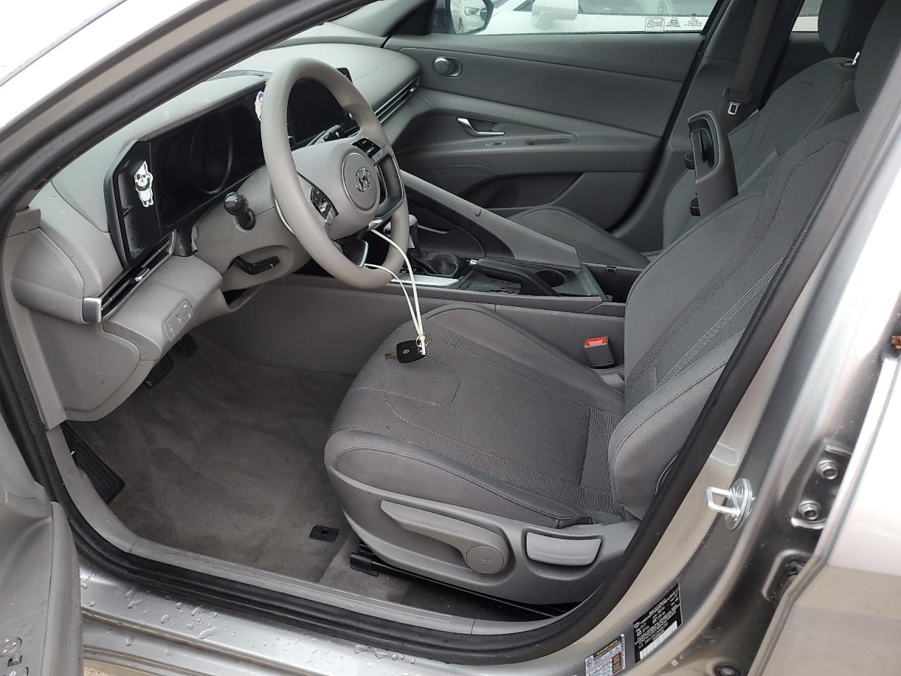 2021 Hyundai Elantra - Image 7