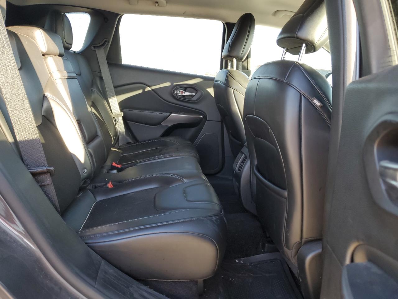 2019 Jeep Grand Cherokee - Image 11