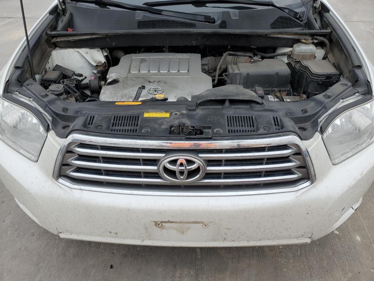 2010 Toyota Highlander - Image 14