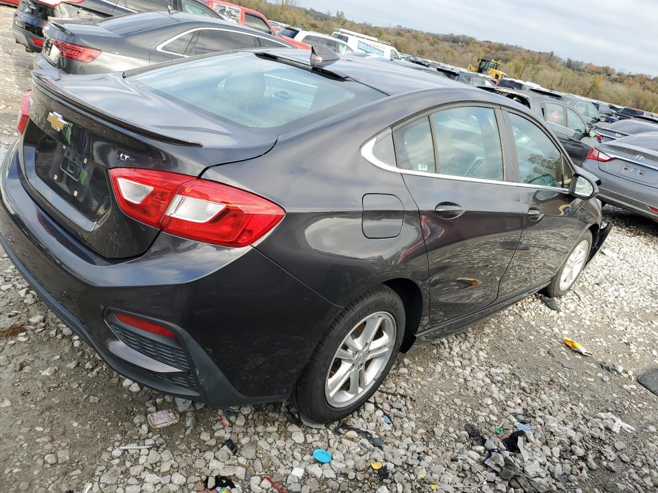 2017 Chevrolet Cruze - Image 3