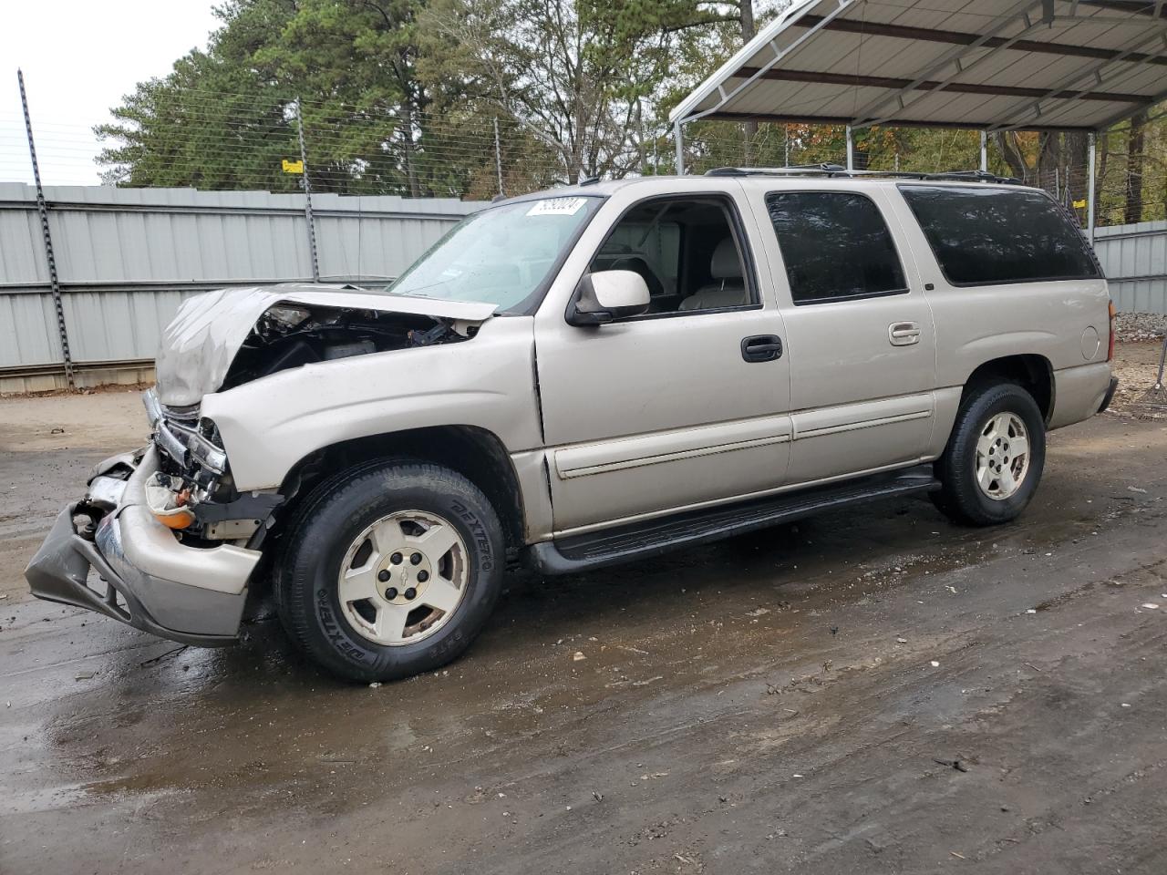 2004 Chevrolet Suburban - Image 1